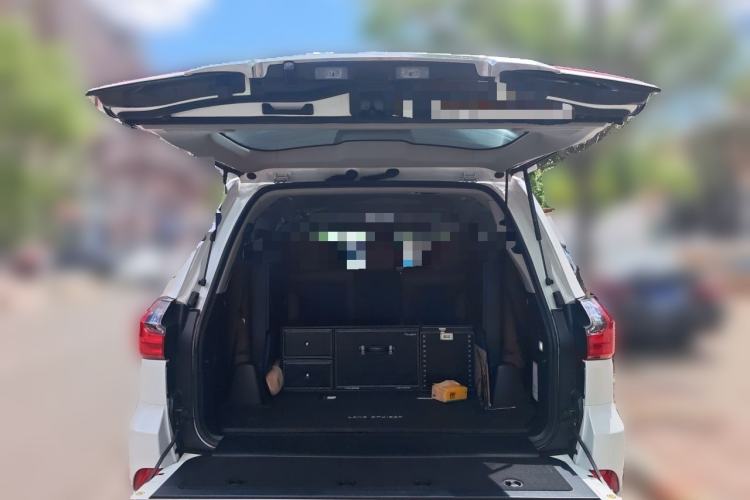 Used Lexus LX  Trunk