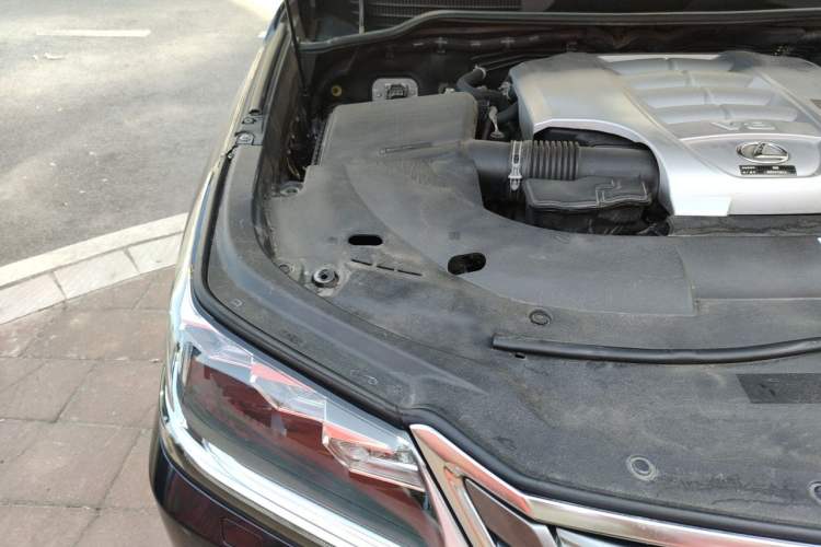 Used Lexus LX 2021 570 U.S. Specification Engine Bay Right