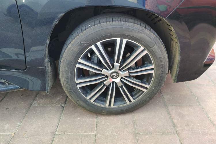 Used Lexus LX 2021 570 U.S. Specification Right Front Wheel Hub