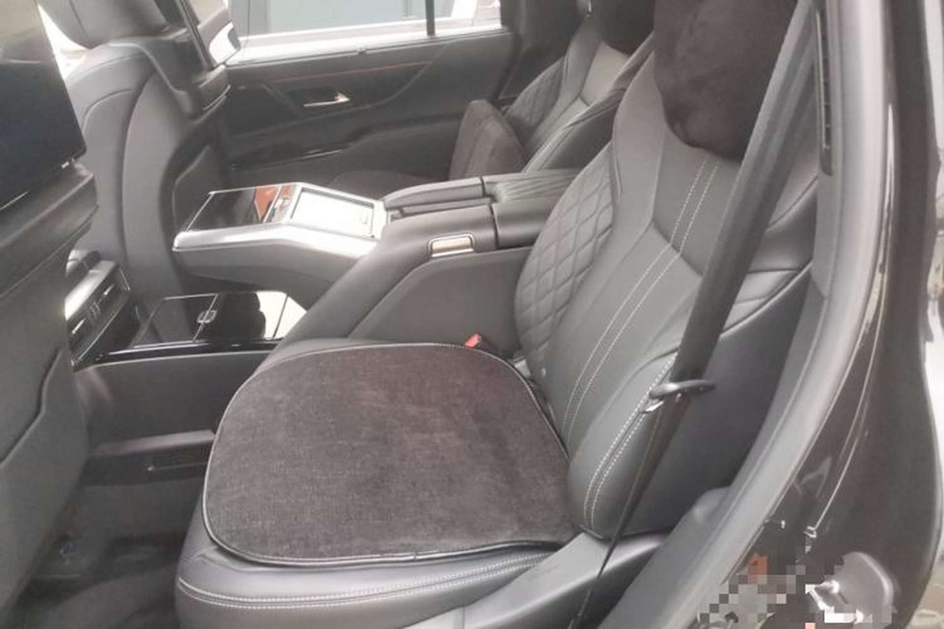 Used Lexus LX 2022 LX600 Ultra Luxury 4-Seat U.S. Specification Left Rear Seat
