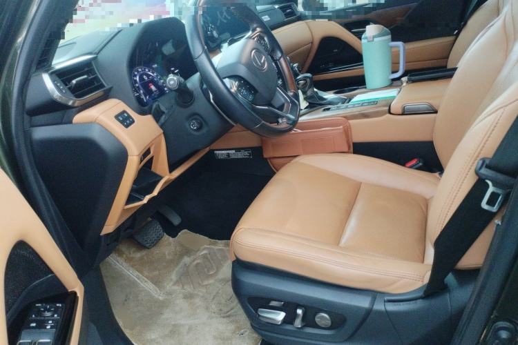 Used Lexus LX  Left Front Seat
