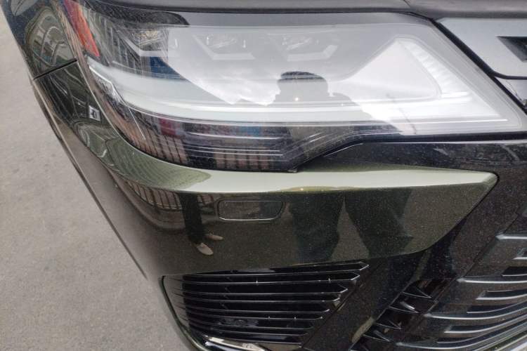 Used Lexus LX  Right Front Headlight