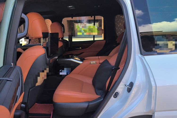 Used Lexus LX  Left Rear Seat