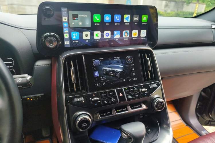Used Lexus LX  Audio And AC Panel