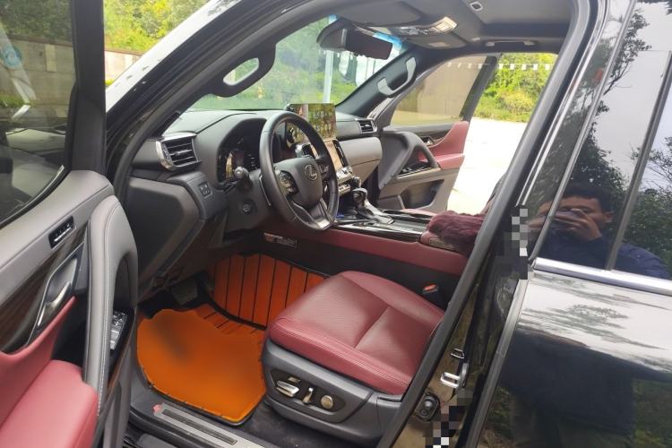 Used Lexus LX  Driver Seat