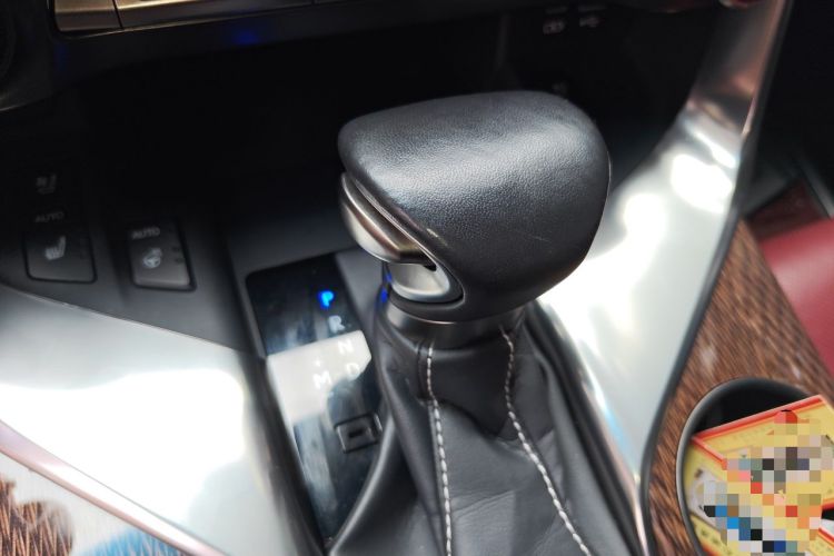 Used Lexus LX 2023 LX600 7-Seater Premium U.S. Specification Gear Lever