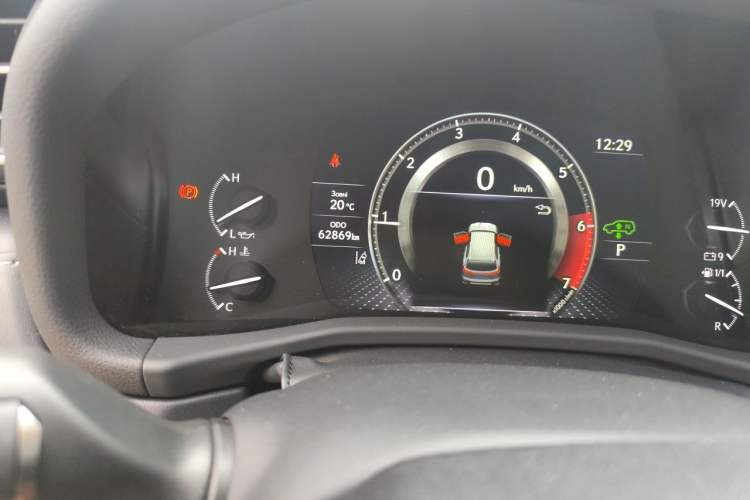 Used Lexus LX  Odometer Close Up