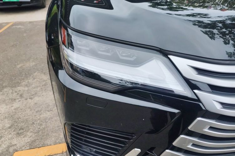 Used Lexus LX  Right Front Headlight