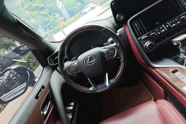 Used Lexus LX 2023 LX600 7-Seater Premium U.S. Specification Steering Wheel