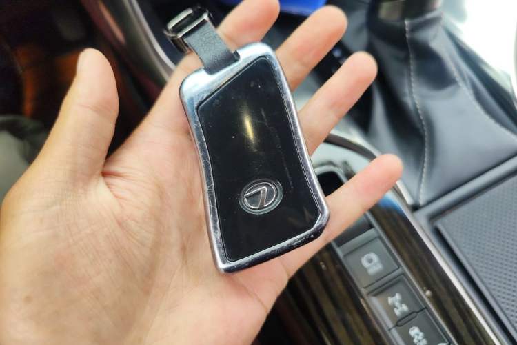 Used Lexus LX  Vehicle Key