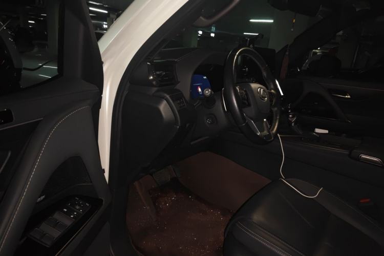 Used Lexus LX 2023 LX600 7-Seater Premium U.S. Specification Driver Seat