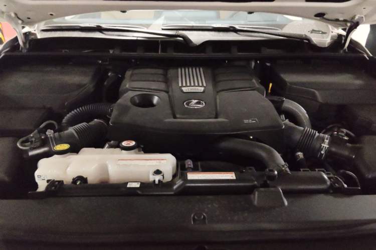Used Lexus LX 2023 LX600 Luxury – U.S. Specification Engine Bay