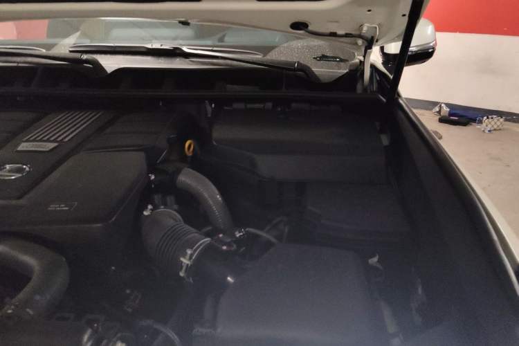 Used Lexus LX 2023 LX600 Luxury – U.S. Specification Engine Bay Left