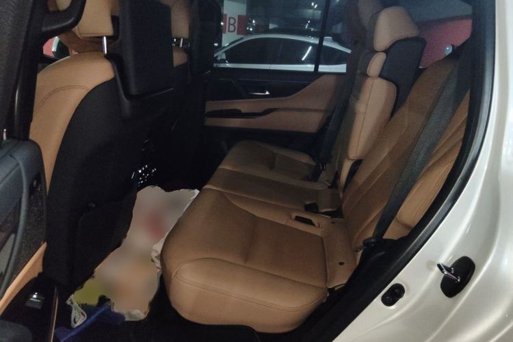 Used Lexus LX 2023 LX600 Luxury – U.S. Specification Left Rear Seat