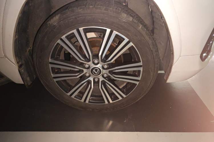 Used Lexus LX 2023 LX600 7-Seater Premium U.S. Specification Right Front Wheel Hub