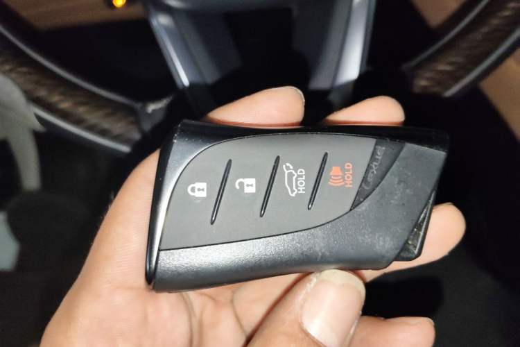 Used Lexus LX 2023 LX600 Luxury – U.S. Specification Vehicle Key