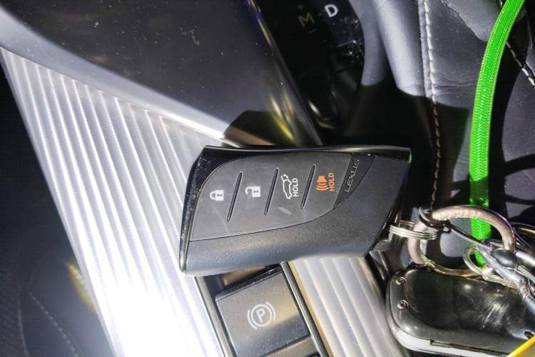 Used Lexus LX 2023 LX600 7-Seater F-Sport Sporty – U.S. Specification Vehicle Key