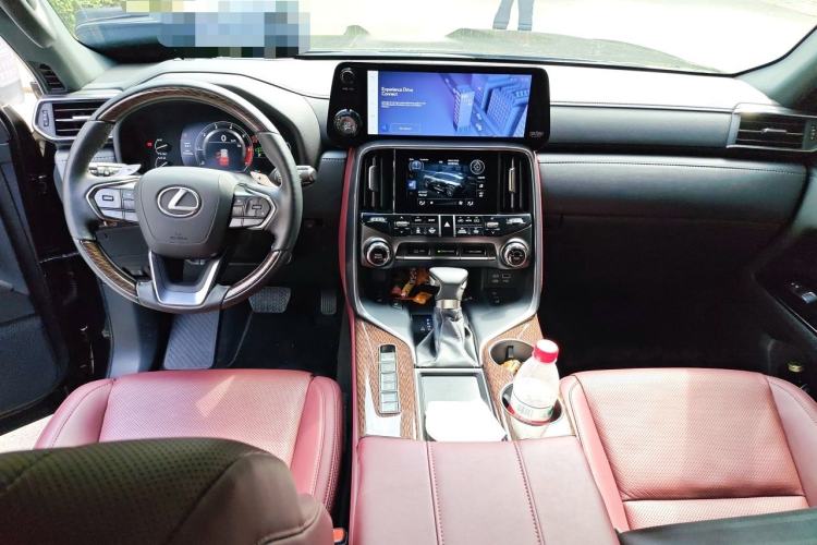 Used Lexus LX  Center Console