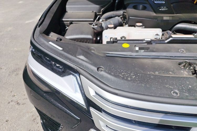 Used Lexus LX  Engine Bay Right