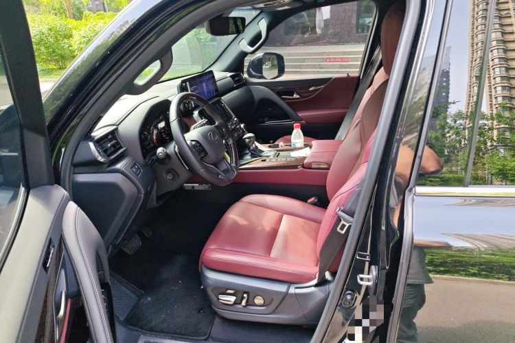 Used Lexus LX  Left Front Seat