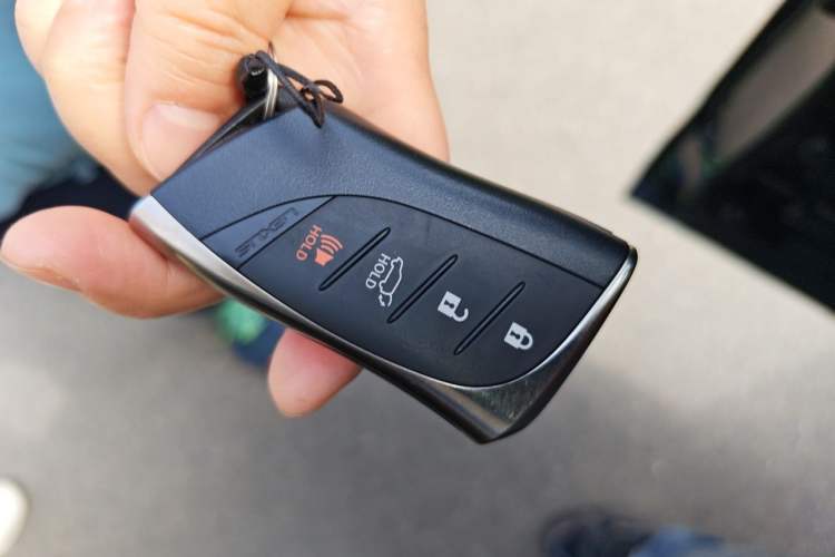 Used Lexus LX  Vehicle Key