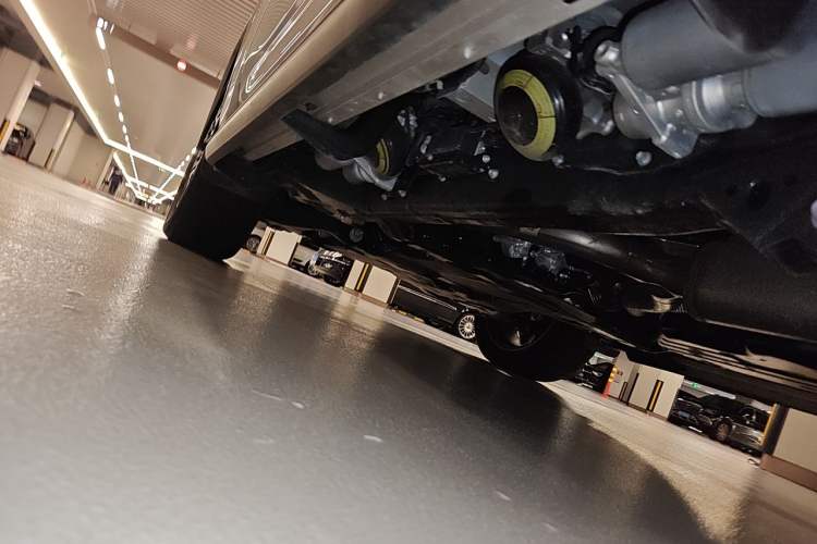 Used Lexus LX  Chassis Rear Left
