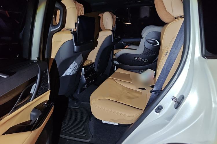 Used Lexus LX  Left Rear Seat