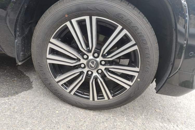 Used Lexus LX 2025 700h Lingjie Edition Right Front Wheel Hub