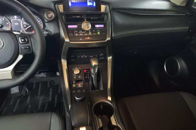 Used Lexus NX 2015 200 Front-Wheel Drive X-Trail SE Edition Audio And AC Panel