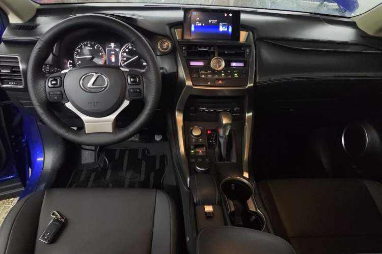 Used Lexus NX 2015 200 Front-Wheel Drive X-Trail SE Edition Center Console