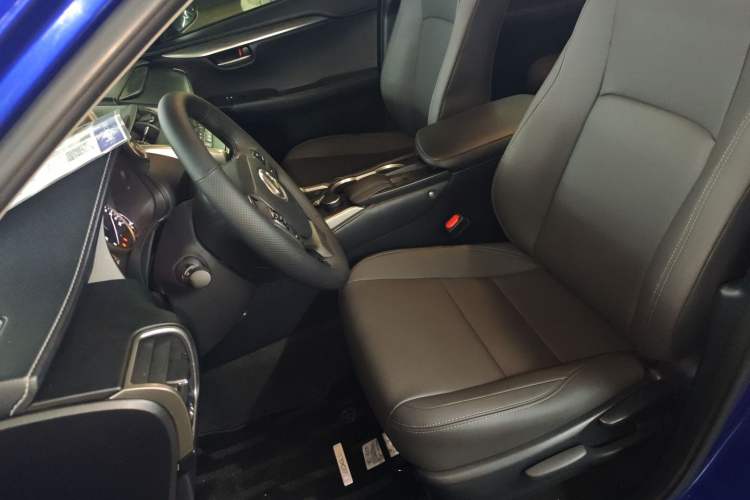Used Lexus NX 2015 200 Front-Wheel Drive X-Trail SE Edition Left Front Seat