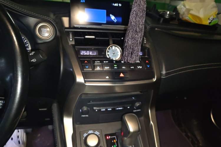 Used Lexus NX 2015 200T All-Wheel-Drive Fēngshàng Edition Audio And AC Panel
