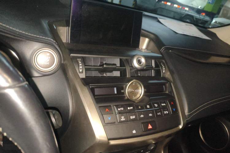 Used Lexus NX 2015 200T All-Wheel-Drive Fēngshàng Edition Audio And AC Panel