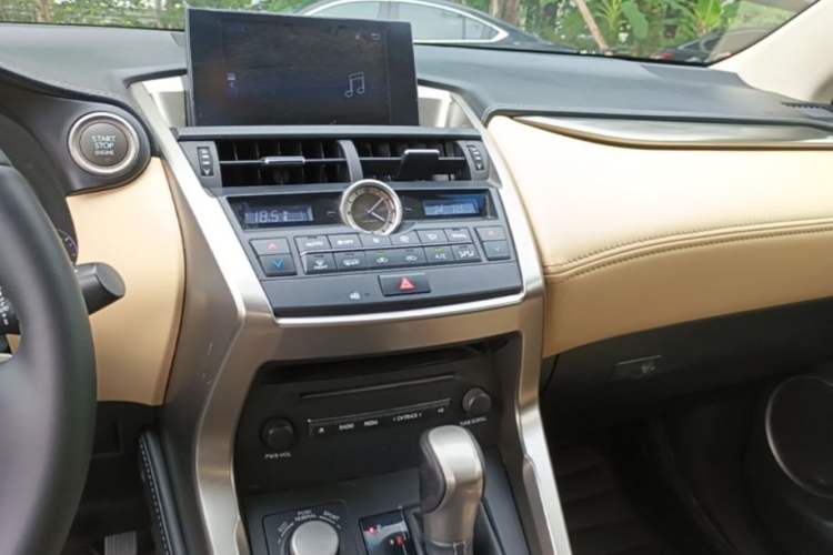 Used Lexus NX 2015 200T All-Wheel-Drive Fēngshàng Edition Audio And AC Panel
