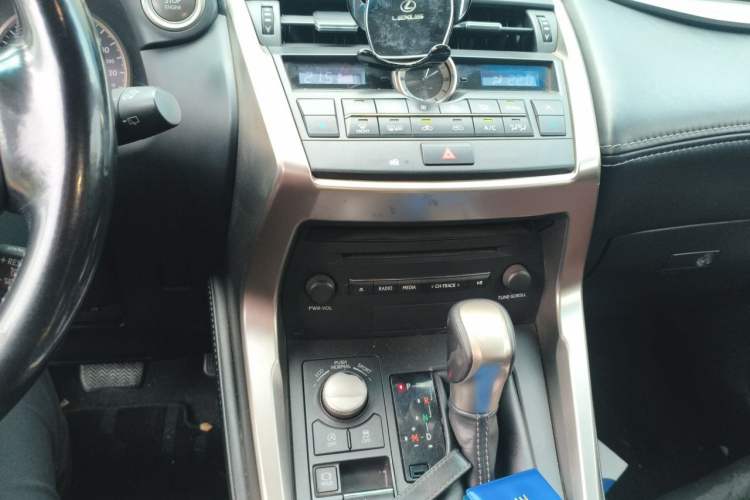 Used Lexus NX 2015 200T All-Wheel-Drive Fēngshàng Edition Audio And AC Panel