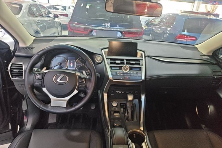 Used Lexus NX 2015 200T All-Wheel-Drive Fēngshàng Edition Center Console