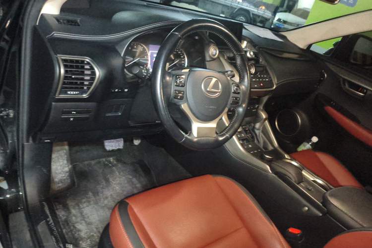Used Lexus NX 2015 200T All-Wheel-Drive Fēngshàng Edition Center Console