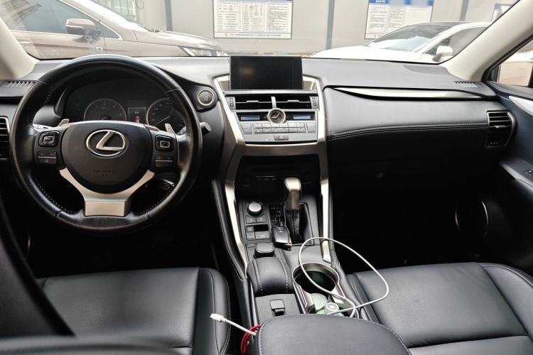 Used Lexus NX 2015 200T All-Wheel-Drive Fēngshàng Edition Center Console
