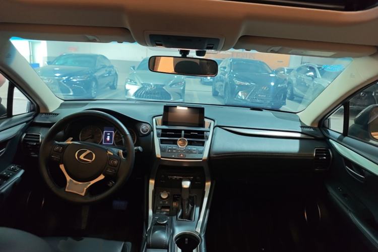 Used Lexus NX 2015 200T All-Wheel-Drive Fēngshàng Edition Center Console