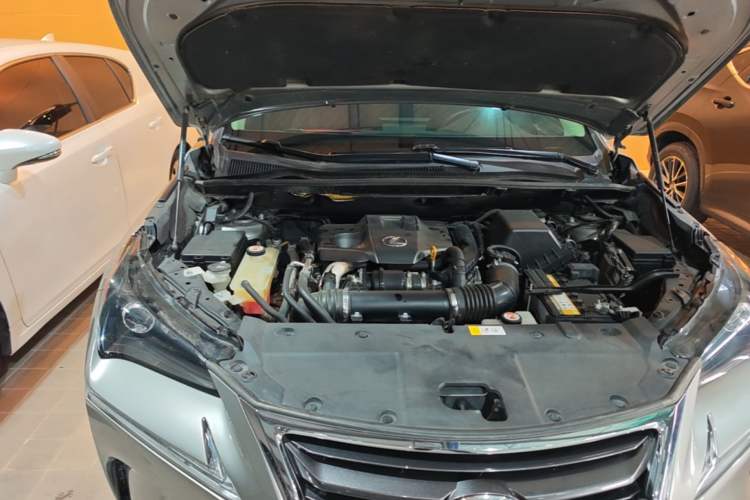 Used Lexus NX 2015 200T All-Wheel-Drive Fēngshàng Edition Engine Bay Right