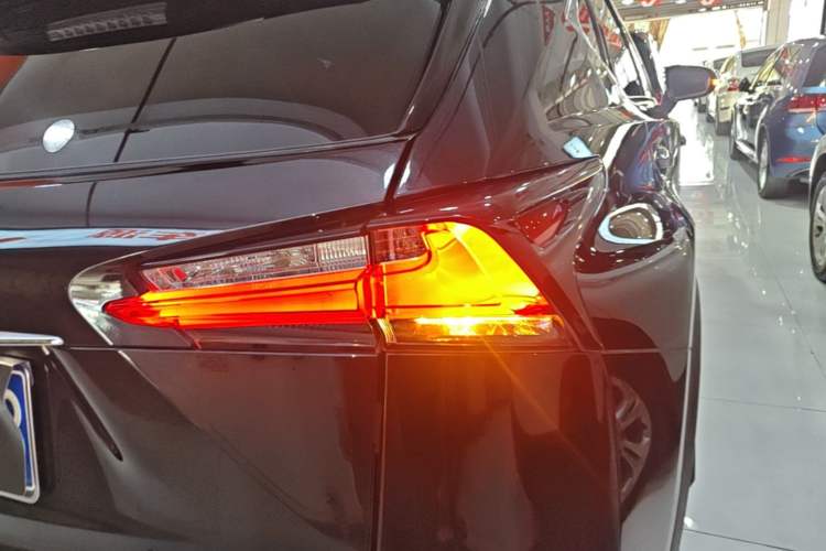 Used Lexus NX 2015 200T All-Wheel-Drive Fēngshàng Edition Exterior 3
