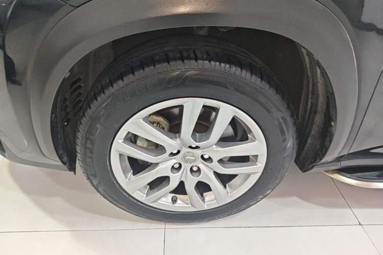 Used Lexus NX 2015 200T All-Wheel-Drive Fēngshàng Edition Exterior 4