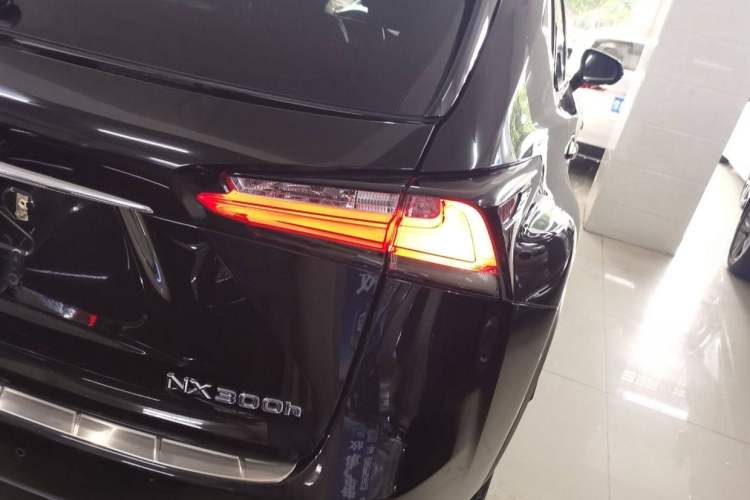 Used Lexus NX 2015 300h Front-Drive Fēngshàng Edition Exterior 6