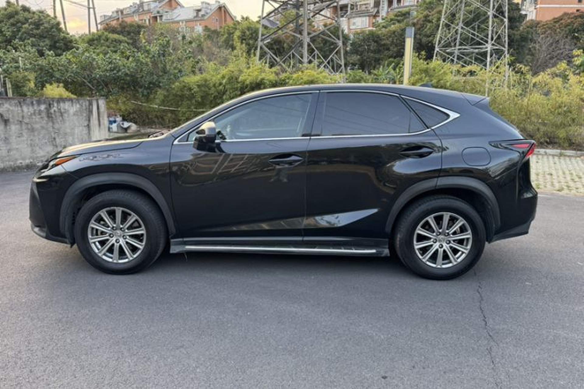 Used Lexus NX 2015 200 Front-Wheel Drive X-Trail SE Edition Exterior 9
