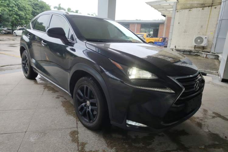 Used Lexus NX 2015 200T All-Wheel-Drive Fēngshàng Edition Front Right 45 Deg