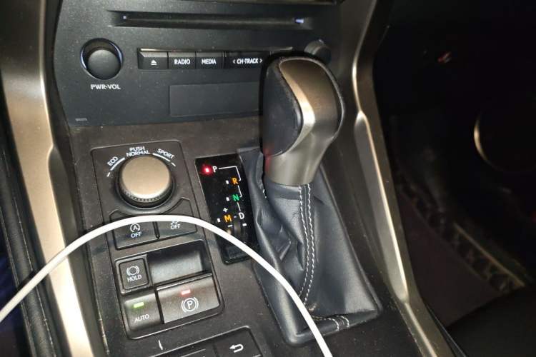 Used Lexus NX 2015 200T All-Wheel-Drive Fēngshàng Edition Gear Lever