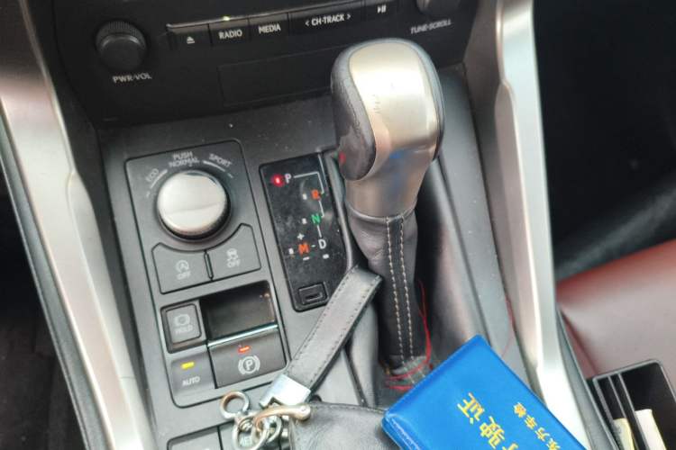 Used Lexus NX 2015 200T All-Wheel-Drive Fēngshàng Edition Gear Lever