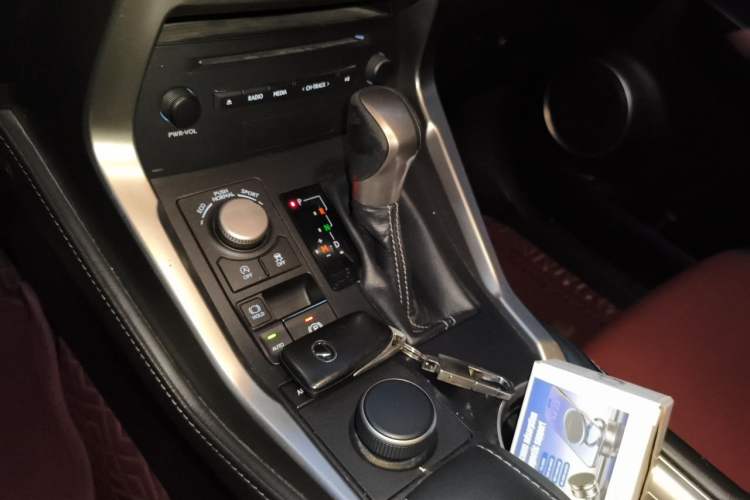 Used Lexus NX 2015 200T All-Wheel-Drive Fēngshàng Edition Gear Lever