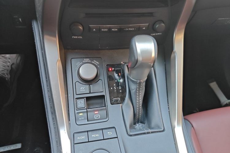 Used Lexus NX 2015 300h Front-Drive Fēngshàng Edition Gear Lever
