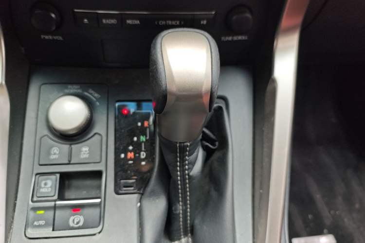 Used Lexus NX 2015 200T All-Wheel-Drive Fēngshàng Edition Gear Lever